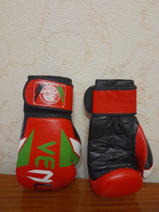 Продам перчатки для бокса для юноши