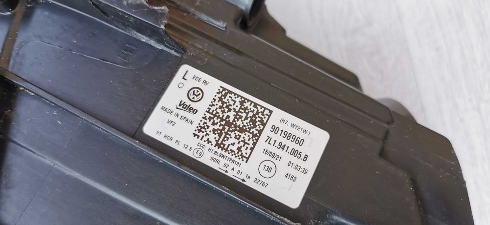 Фар за VW Caravelle Multivan T6.1 / Каравеле Мултиван Т6.1