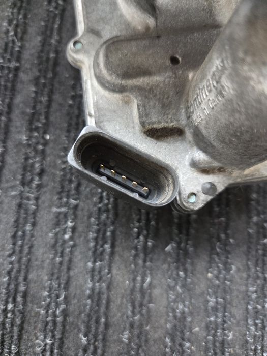Дроселова клапа 2.0 tdi Audi VW Seat Skoda Ауди Сеат Шкода Фолцваген