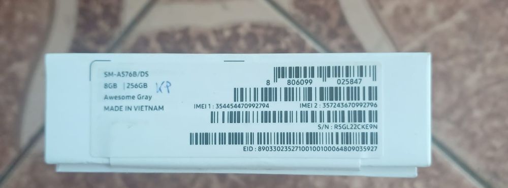 Vând samsung A57 256.GB 8.G RM