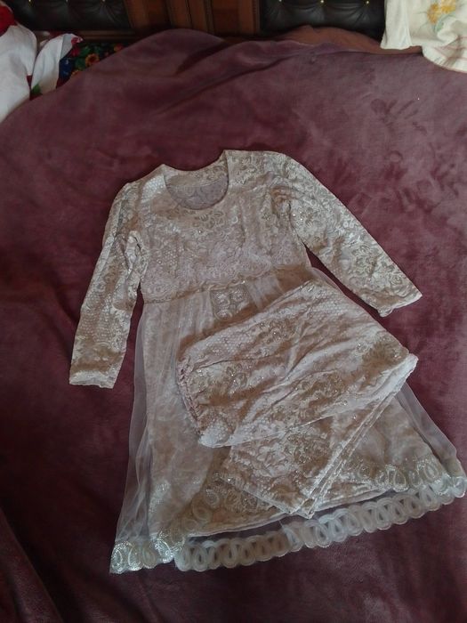 Kelinlar uchun koʻylak-lozim