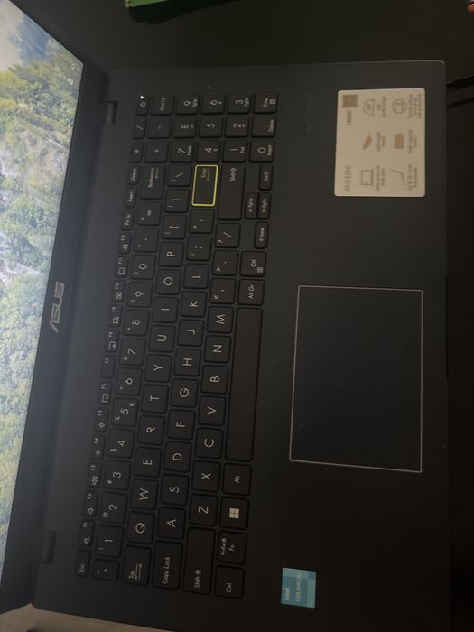Laptop Asus E510 nou