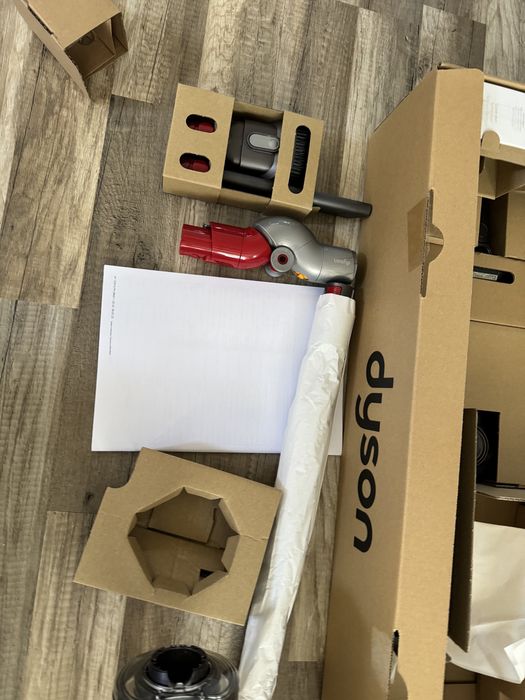 Aspirator Dyson v12 slim