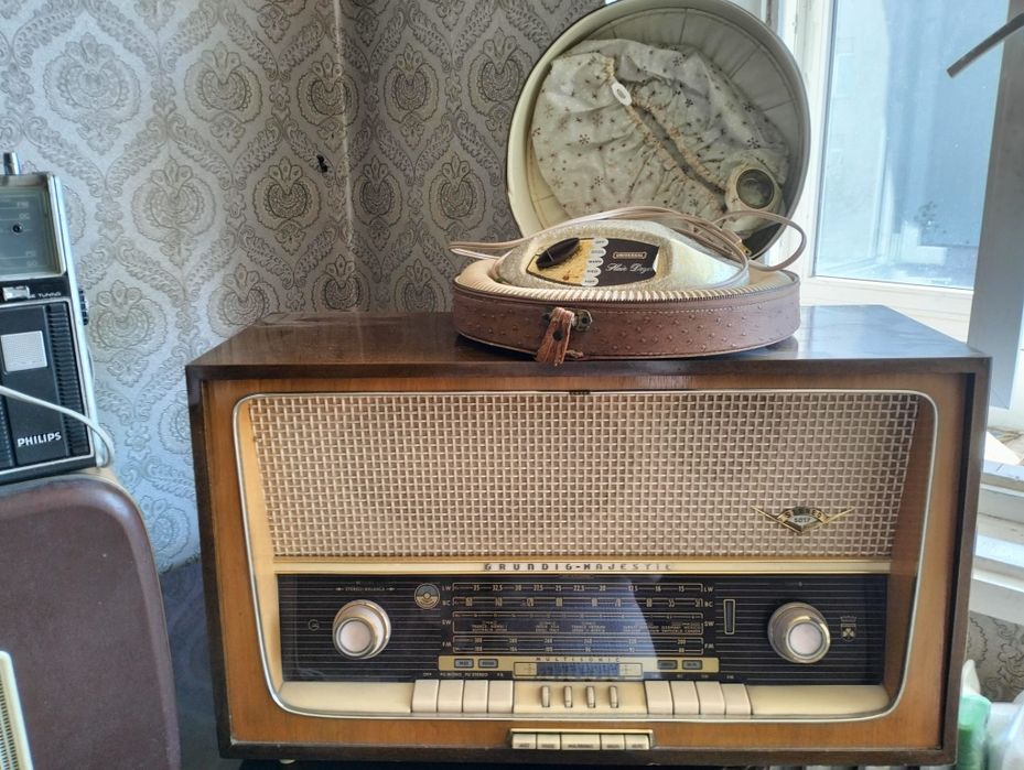 Grundig Majestic 5017 Stereo radio vintage pe lămpi Germania – stare colecție