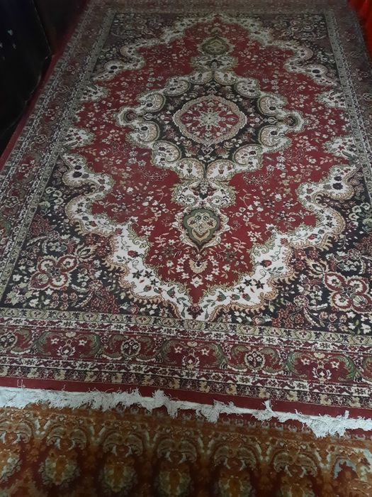 Vand carpeta perete si covoare