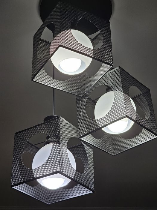 Продается люстры