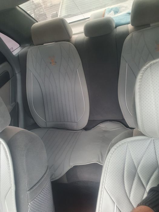 Nakidka avtomobil uchun