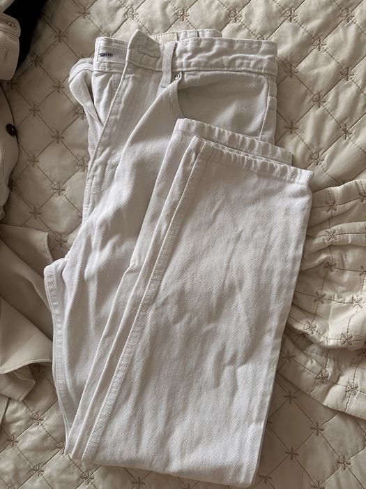 Джинсы белые moms