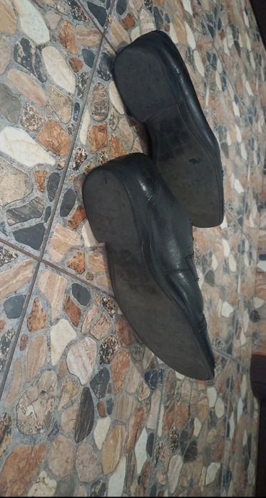 Pantofi barbati din piele marca Lasocki marimea 44-45 in stare perfect
