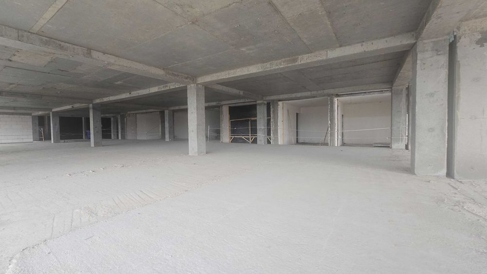 Сдаётся отличное торговое помещение возле аэропорта. Рядом есть КФС