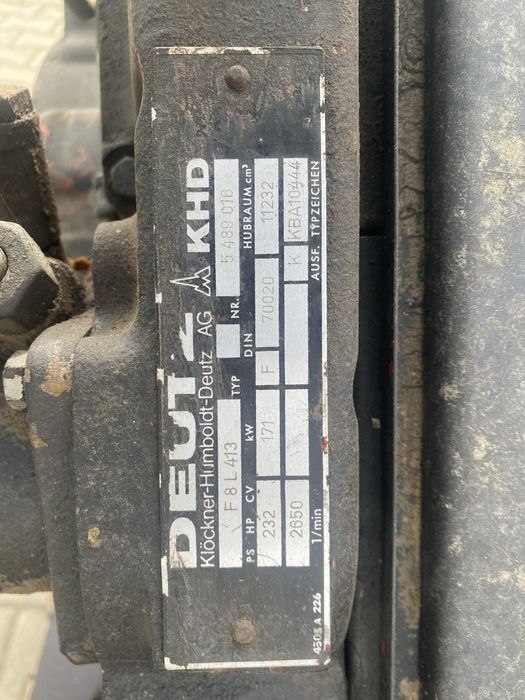 Motor Deutz F8L413 cu 8 cilindrii