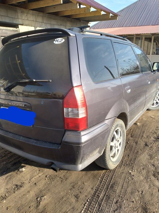 Митсубиси спейс вагон