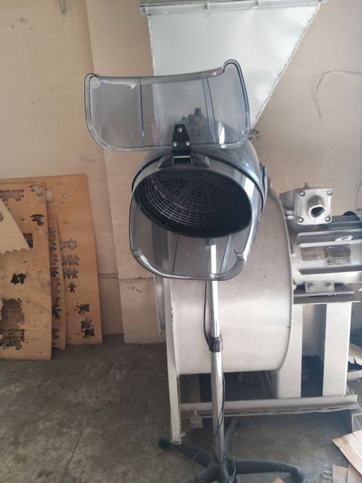 Продам   фен для парикмахерской