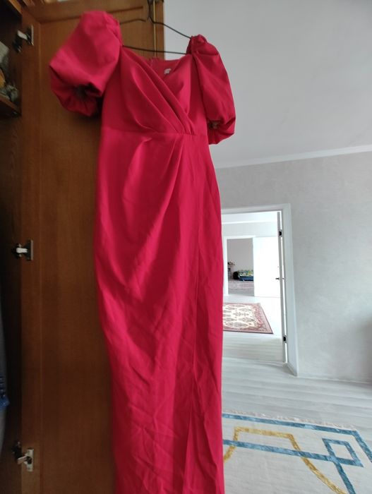 Продам красивые вечерние платья