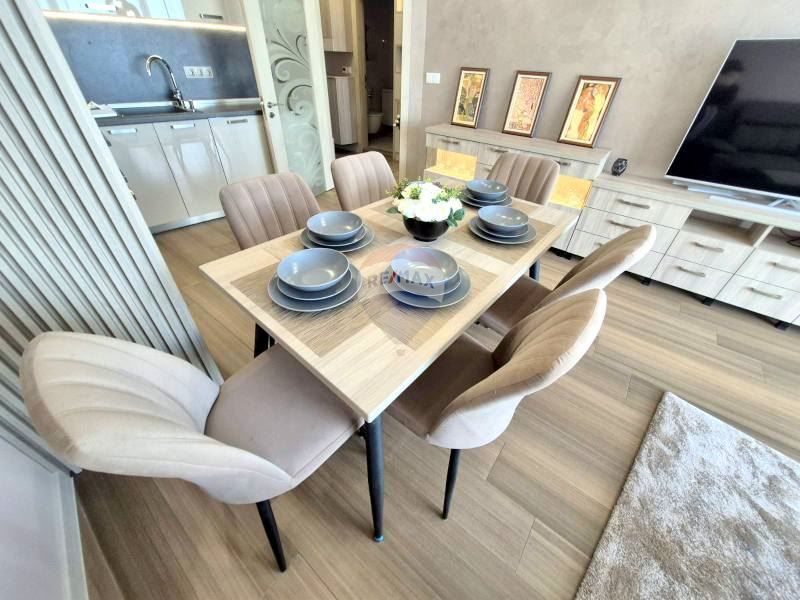 Дава се под наем Двустаен апартамент в Варна, Бриз - 74 кв.м за 1000 € - Снимка #2