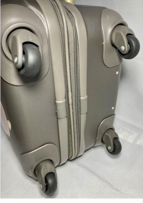 Продам чемодан Ambassador Expander