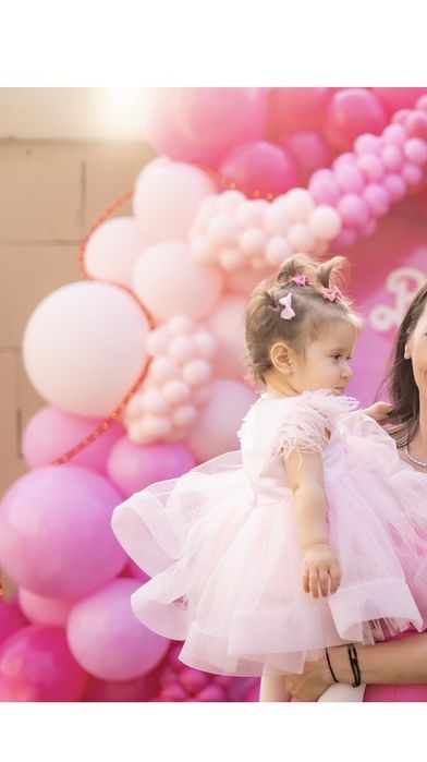 Rochiță superbă fetite, roz cu fulgi si tulle