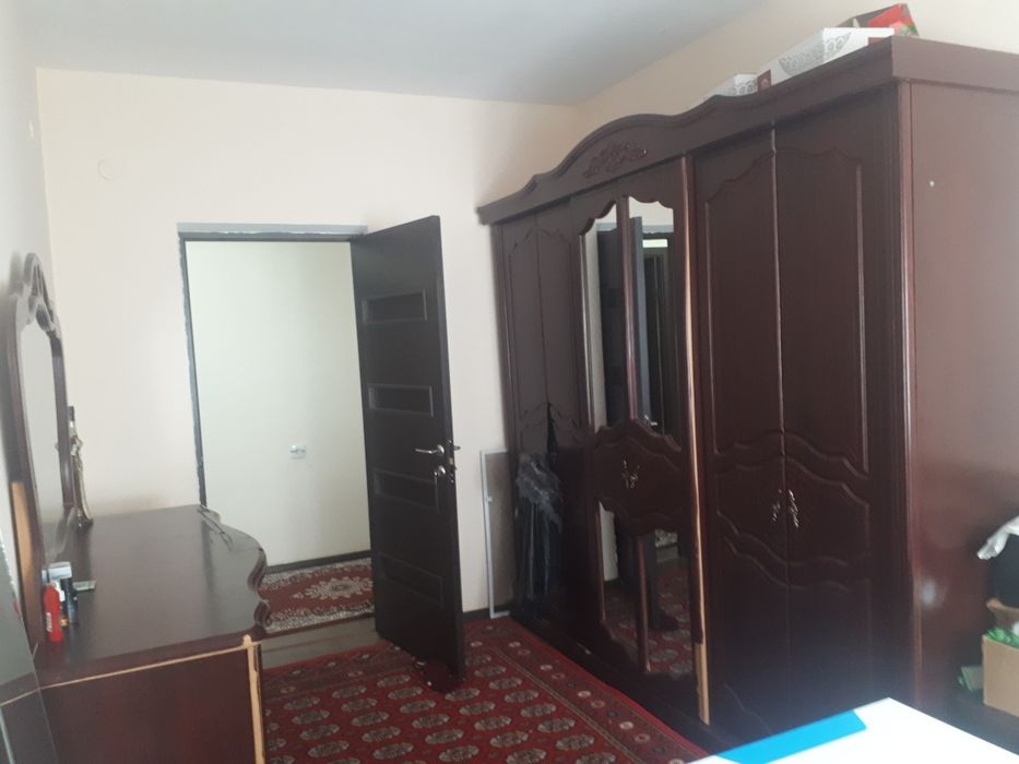 Вокзал ёнида 3 хонали квартира ижарага барилади.