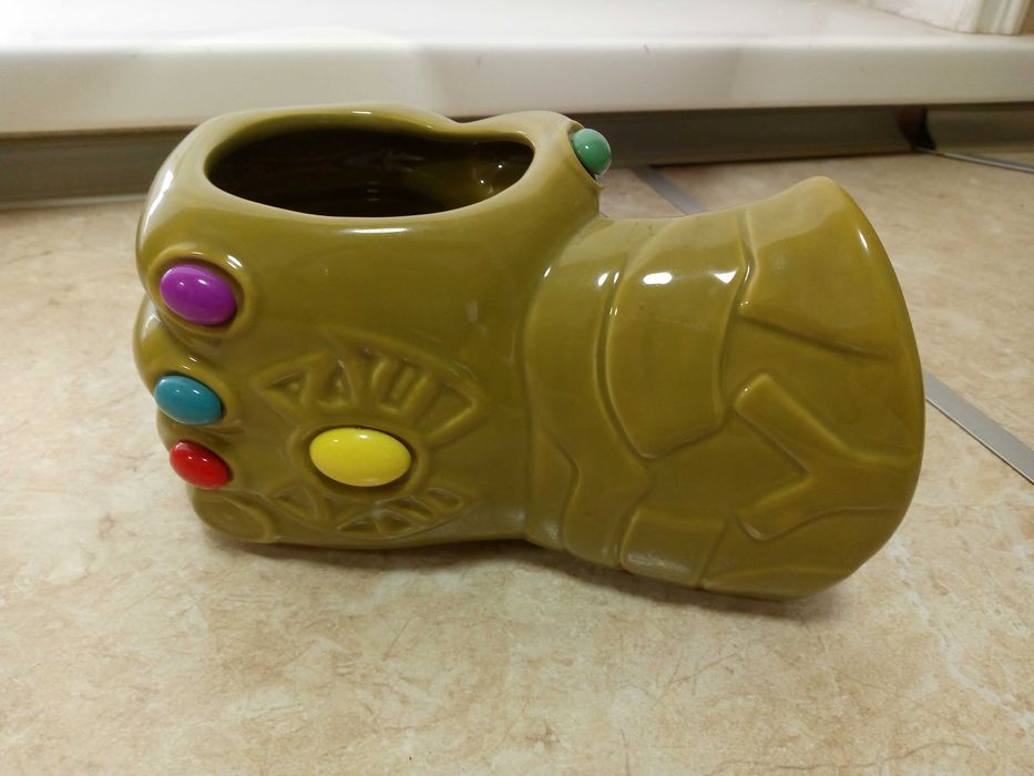 Марвел кружка "Перчатка Таноса".Цена 40 тыс