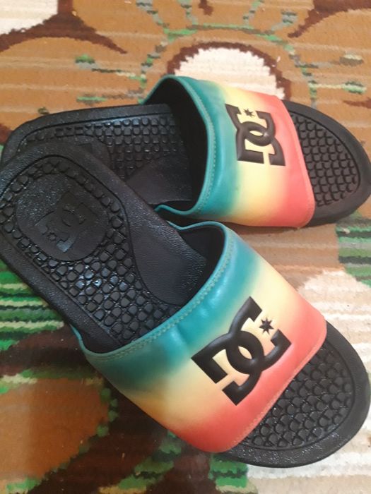 Чисто нови чехли DC shoes