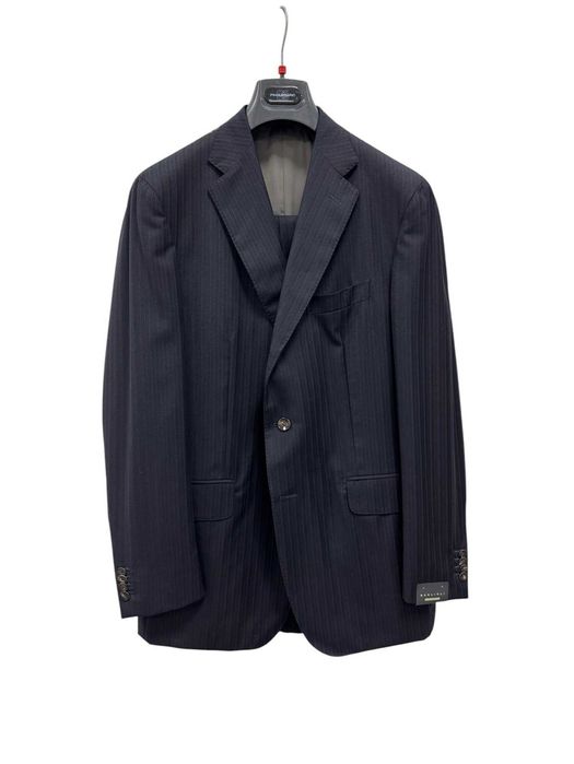 Vand costum de barbat BOGLIOLI-Milano-Italia.Nou cu eticheta.