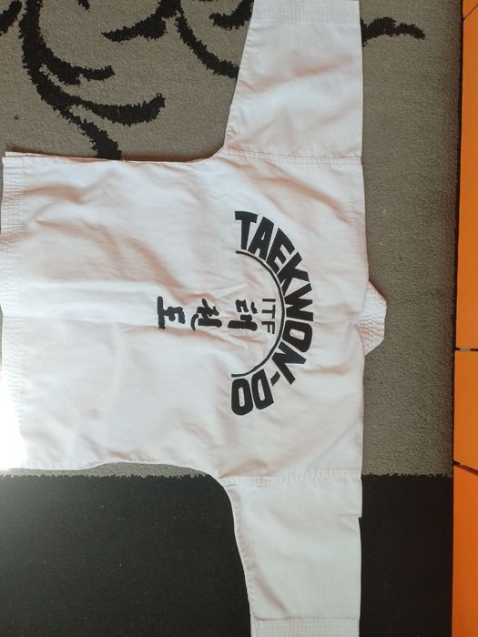 Протектори, каска и добок