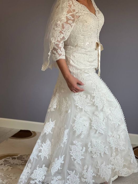 Свадебное классическое платье со шлейфом Oleg Cassini с биркой