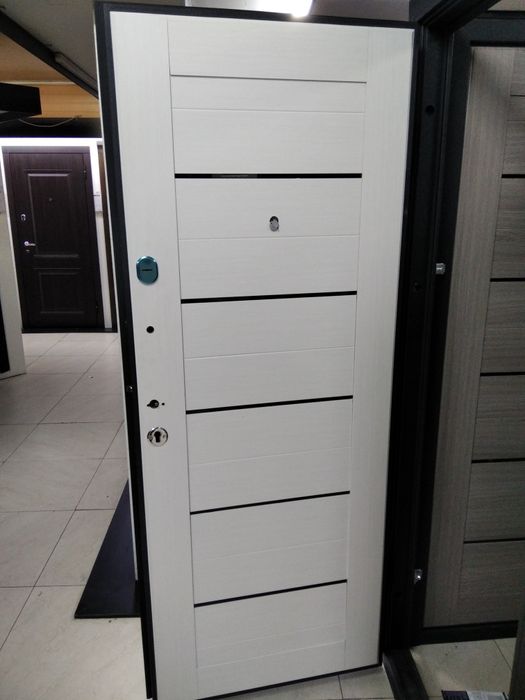 Двери входные со склада