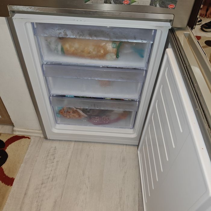 Combina frigorifica Beko 358 litri   Ne-o Frost