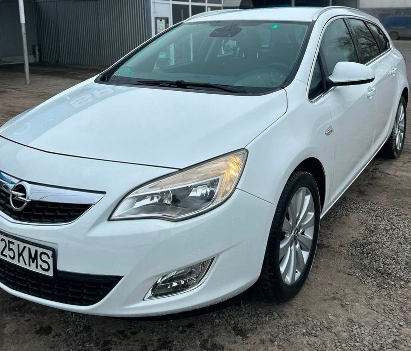 Opel Astra J-2012
