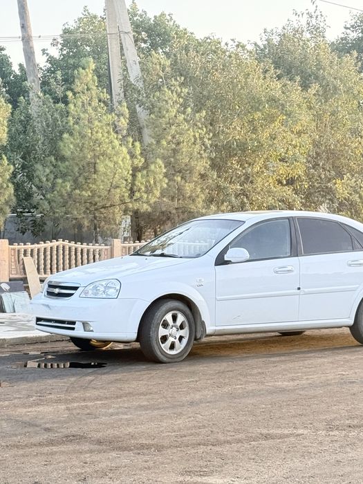 Lasetti chevrolet 2013
