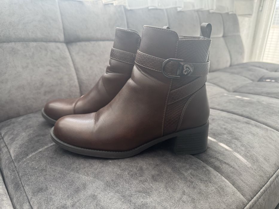 Дамски боти в тъмно кафяви + подарък чанта.Ботите са 38 номер удобни