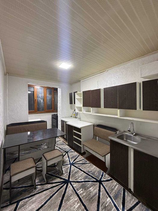 Срочна 3-комнатная квартира 4-этаж 5-этажном Адрес Мархабо Котельный