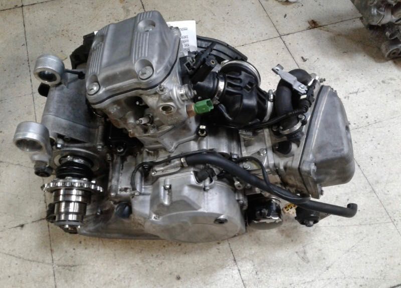 Gilera GP800 / gp 800 двигател на ЧАСТИ