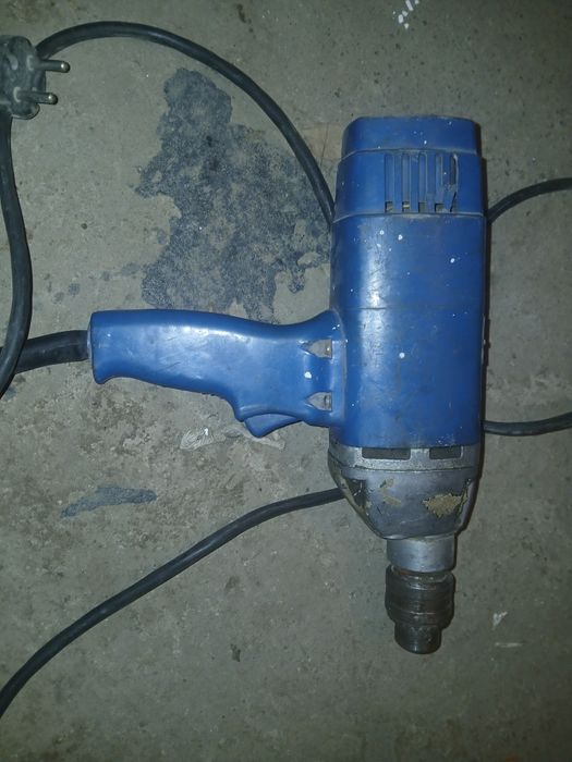 Отдам электро дрель. НЕ РАБОТАЕТ. Отдам