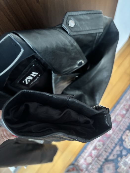 Geaca de piele neagra Zara