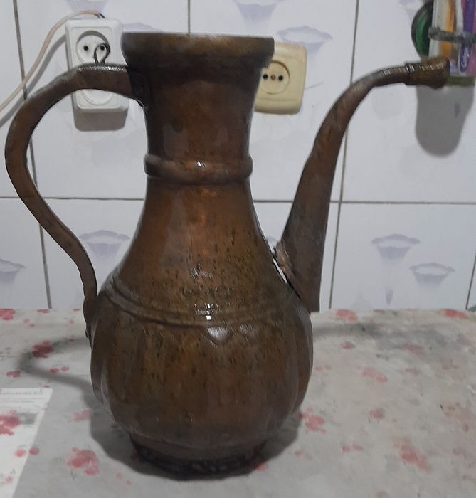 Медный кувшин продается.