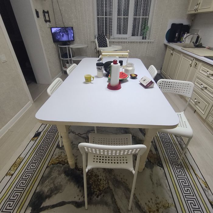 Стол дерево покупали в Армаде