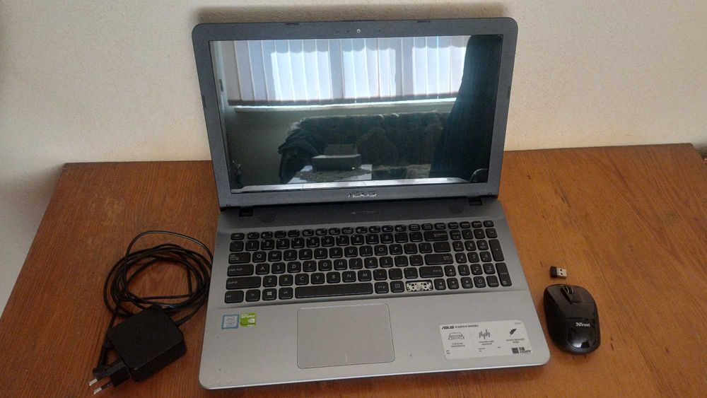 Laptop ASUS X541U – Perfect pentru Office, Filme și Școală + Mouse CADOU!
