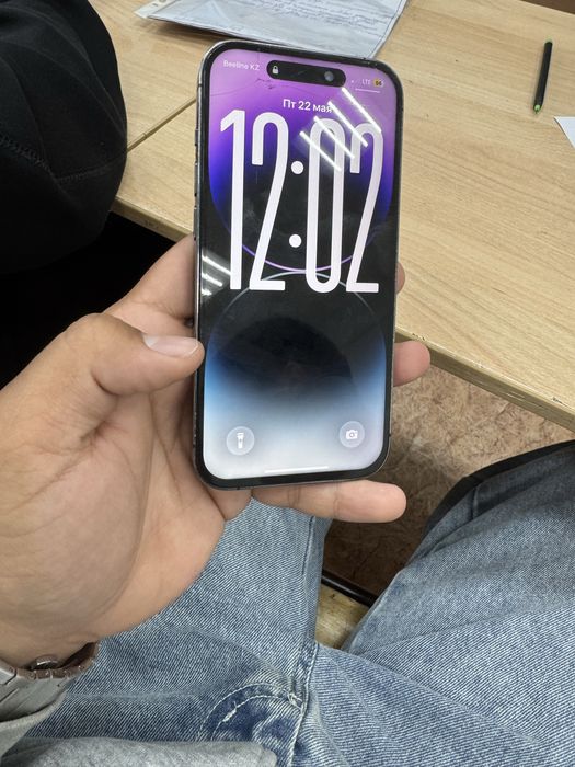 Продам Iphone 14 pro