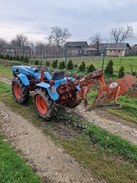 Tractoras articulat Pasquali 4x4 33 cai