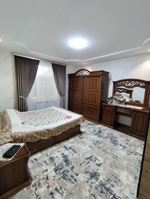 3.8 sotixli uy sotiladi