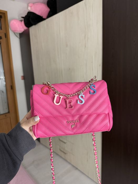 Чанта Guess.