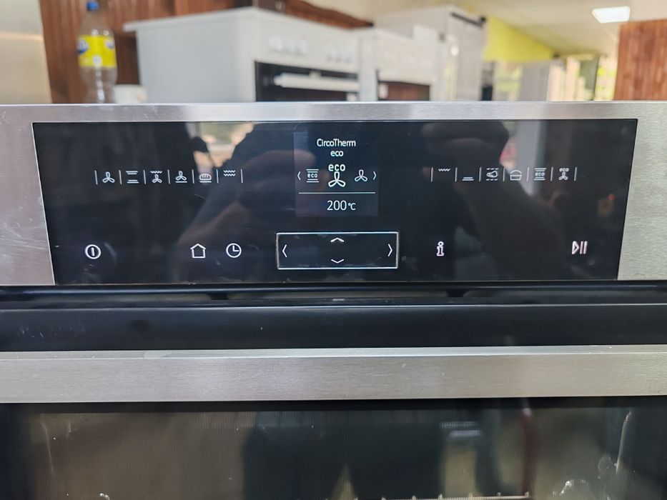 Иноксова фурна за вграждане Neff с прибира ща се врата   Made in Germany 2 години гаранция!
