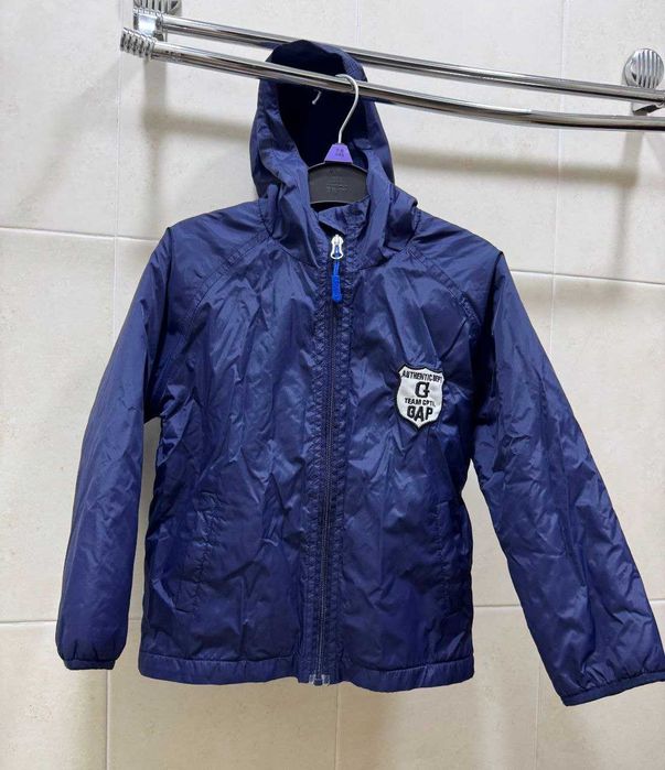 Куртка (ветровка) с капюшоном для мальчика