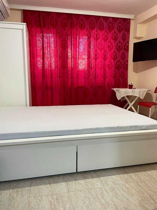 Дава се под наем Едностаен апартамент в Варна, Общината - 30 кв.м за 331.5 € - Снимка #1