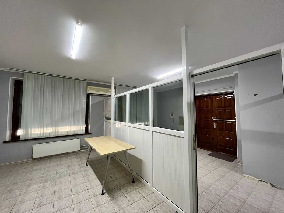 Офис в аренду 8 мкр