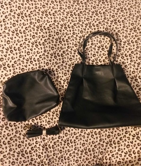 Дамска черна чанта