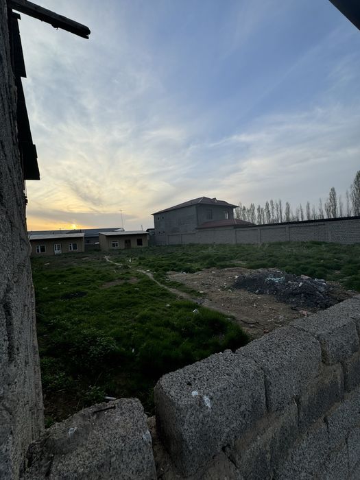 O’ZIMNIKI  Uchqahramon postdan otkanda 12 sotix yer sotiladi