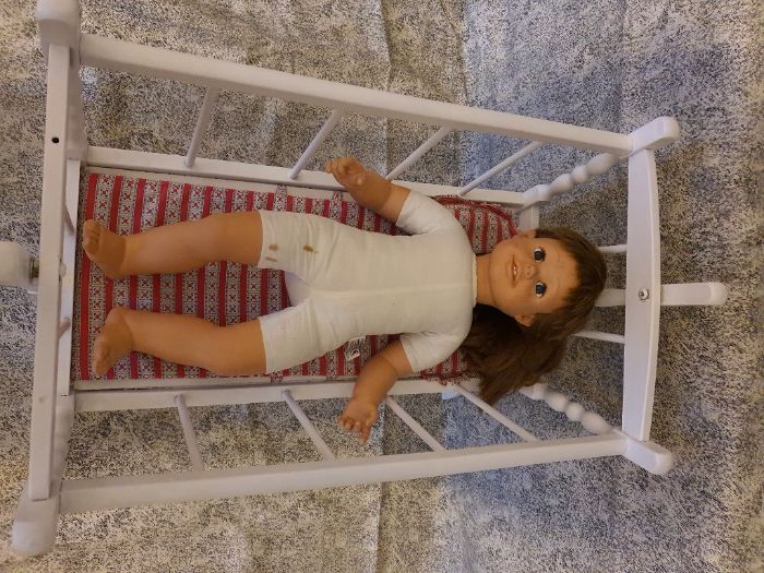 Pat balansoar din lemn pentru papusi